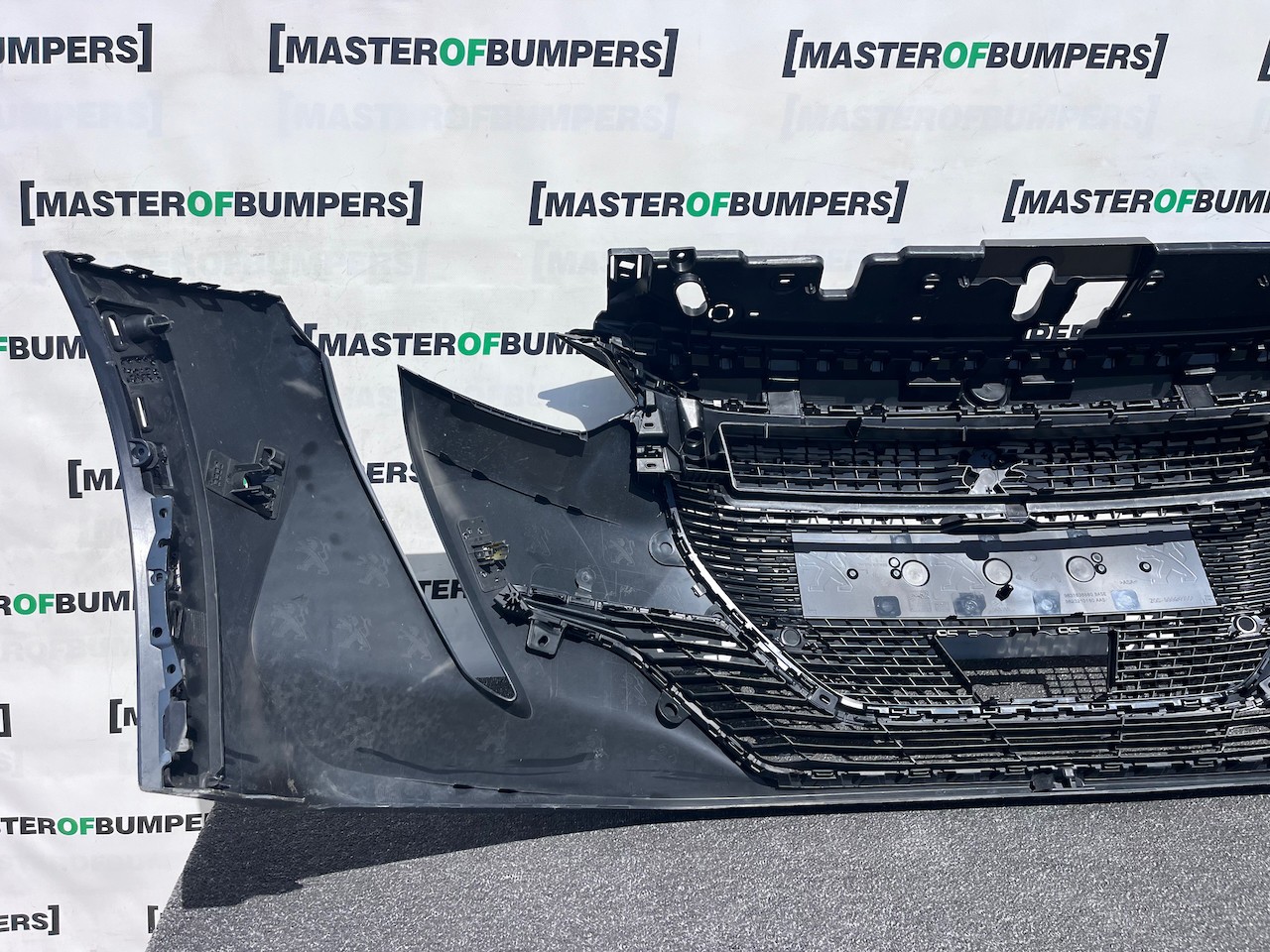 Peugeot 208 Gt Line Mk2 Hatchback 2020-2023 Front Bumper 6 Pdc Genuine [c521]