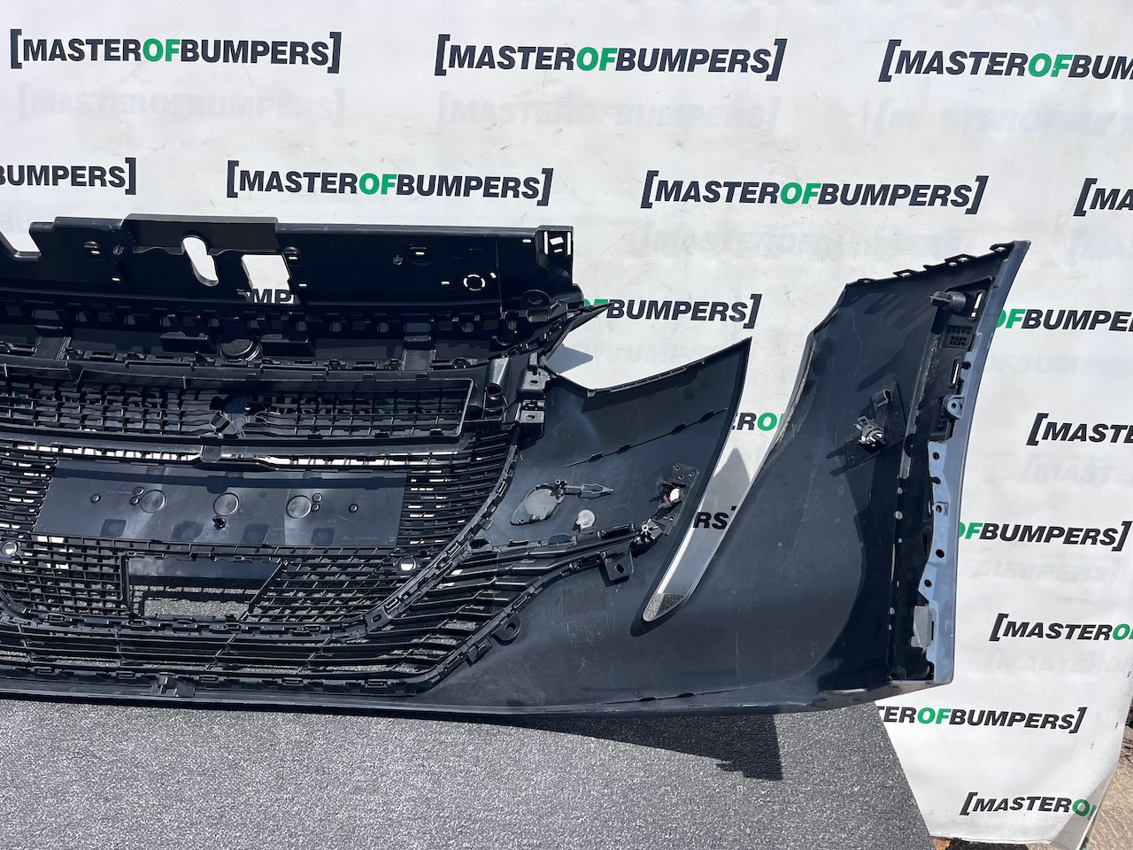 Peugeot 208 Gt Line Mk2 Hatchback 2020-2023 Front Bumper 6 Pdc Genuine [c521]