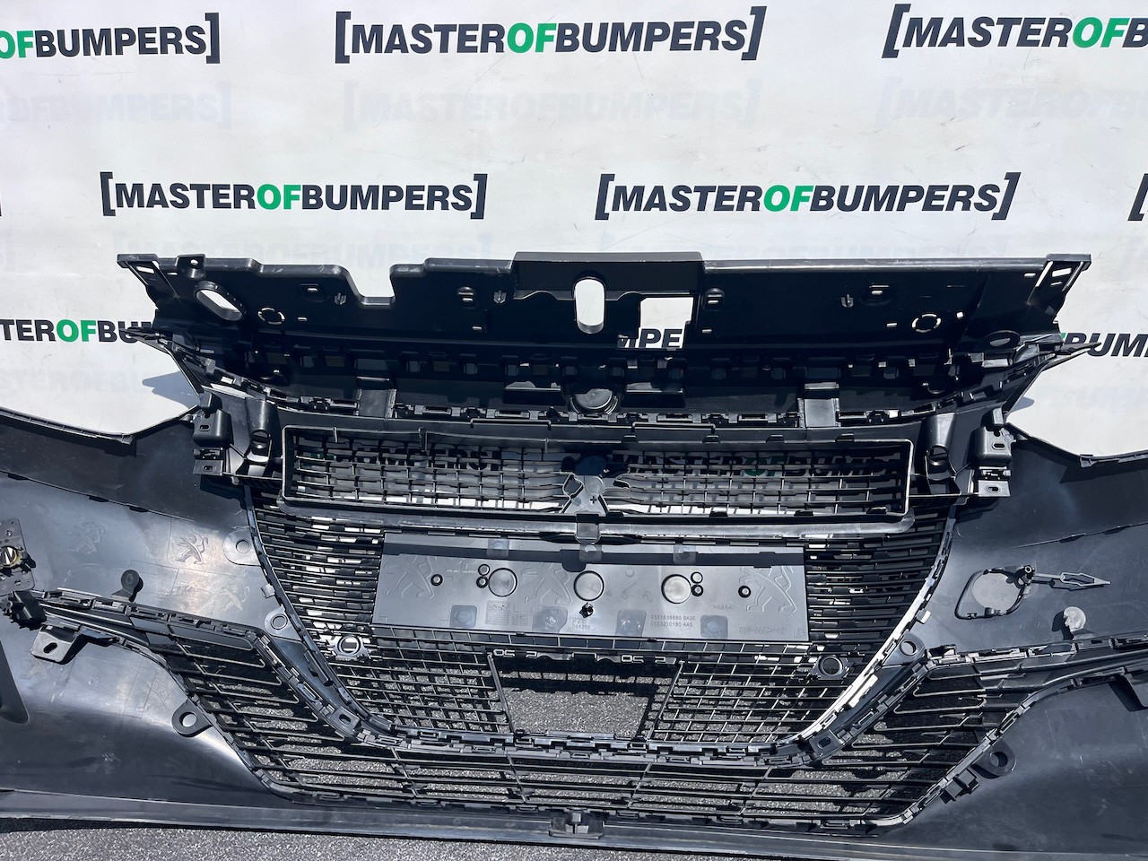 Peugeot 208 Gt Line Mk2 Hatchback 2020-2023 Front Bumper 6 Pdc Genuine [c521]
