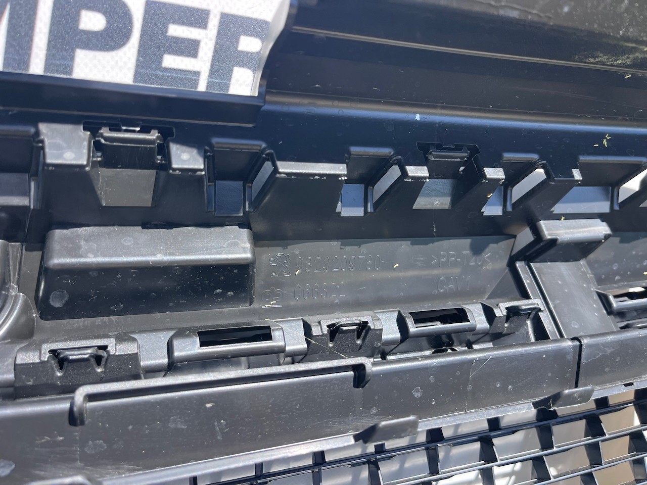 Peugeot 208 Gt Line Mk2 Hatchback 2020-2023 Front Bumper 6 Pdc Genuine [c520]