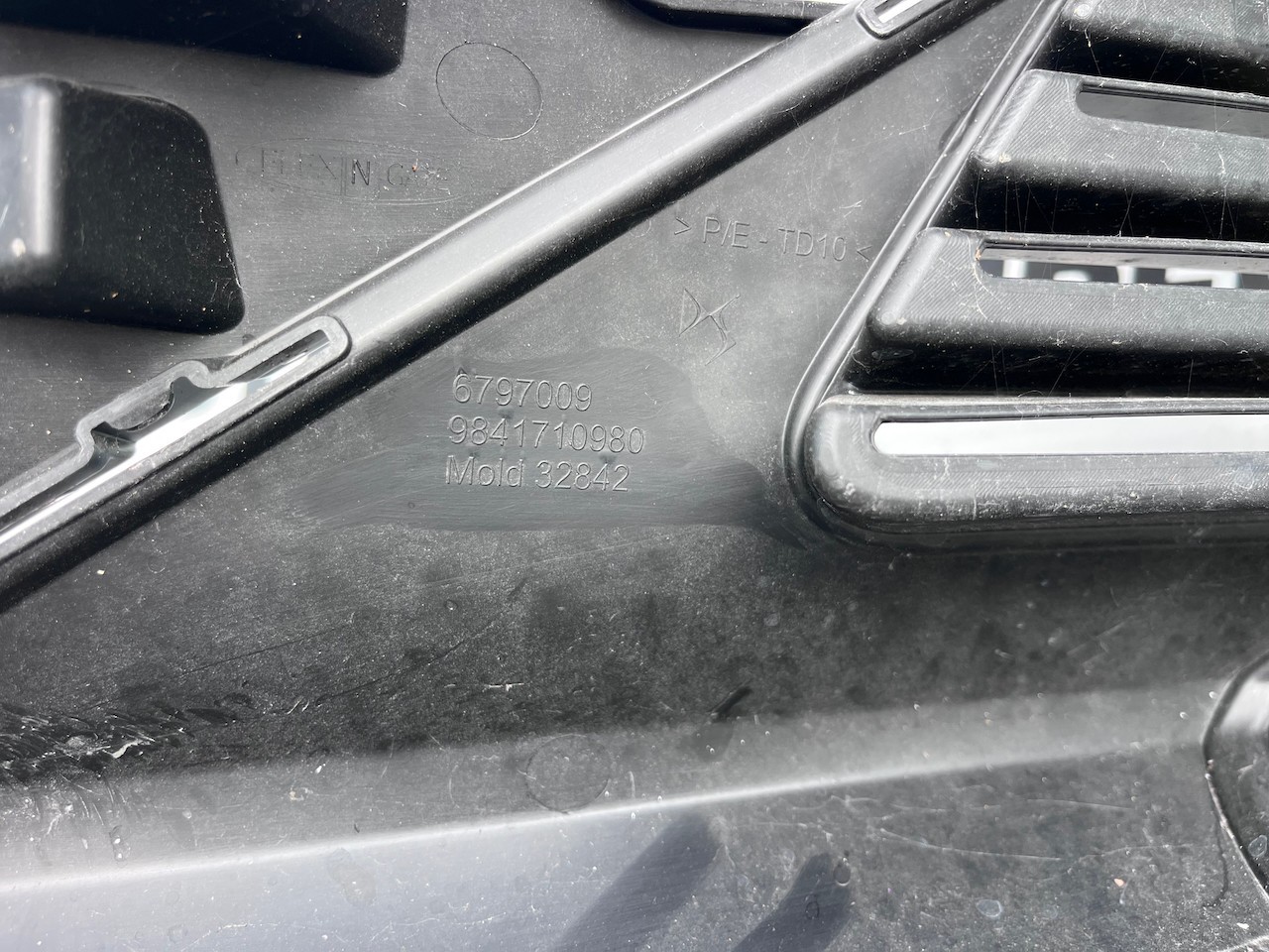 Citroen Ds7 E-tense Suv Crossover 2023-on Front Bumper 6 Pdc Genuine [c451]