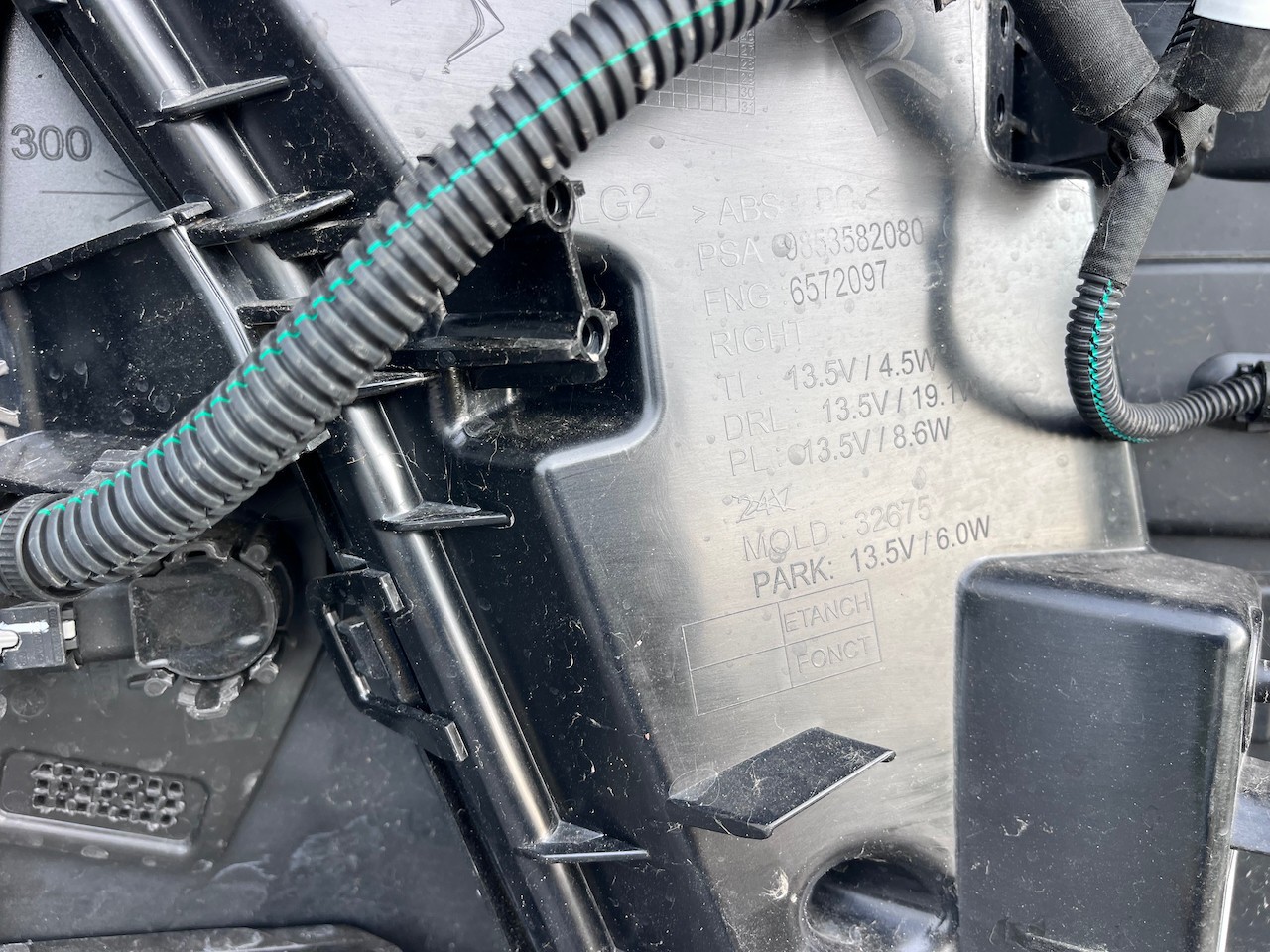 Citroen Ds7 E-tense Suv Crossover 2023-on Front Bumper 6 Pdc Genuine [c451]