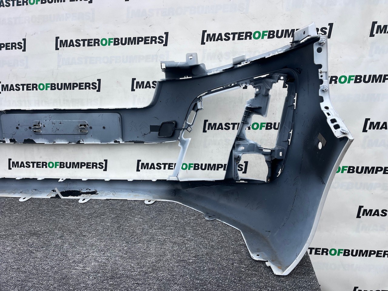Peugeot Expert Vivaro Scudo Zafira 2016-2022 Front Bumper 6 Pdc Genuine [q319]