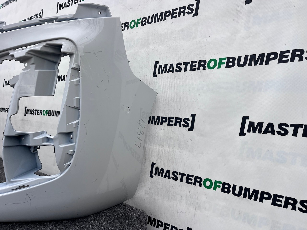 Peugeot Expert Vivaro Scudo Zafira 2016-2022 Front Bumper 6 Pdc Genuine [q319]