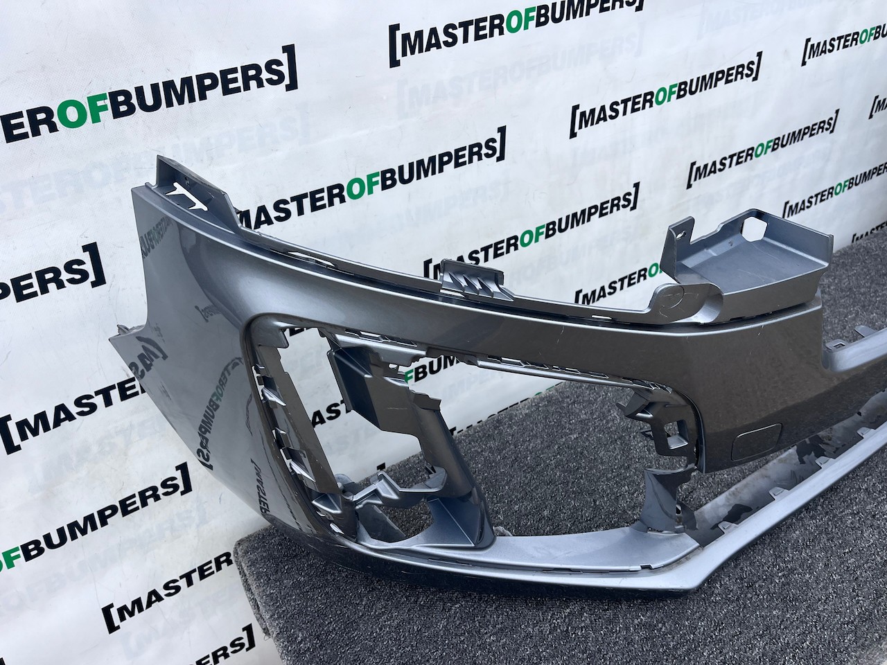 Peugeot Expert Vivaro Scudo Zafira 2016-2022 Front Bumper 4 Pdc Genuine [c488]