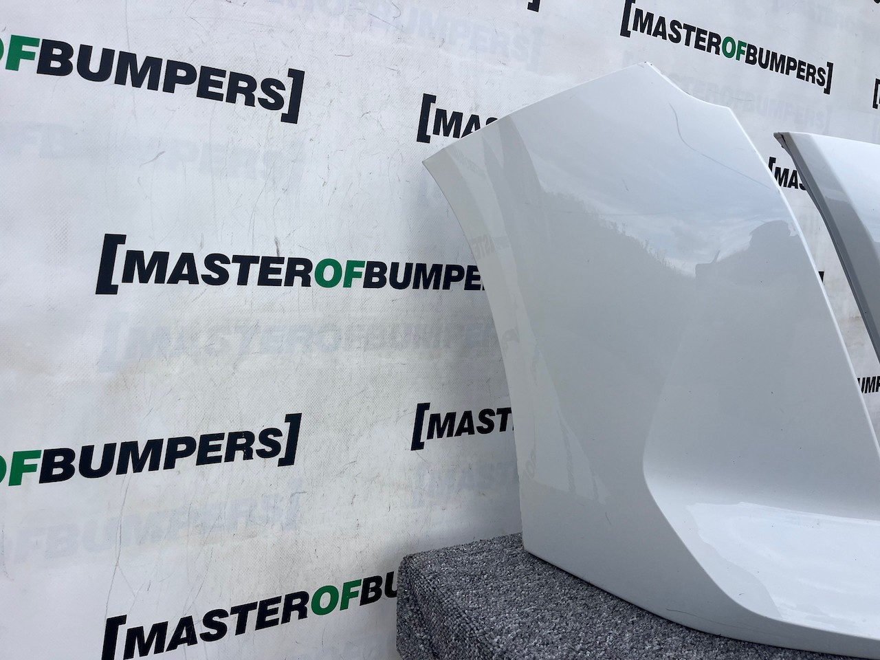 Peugeot 208 Active Premium Mk2 2020-2023 Front Bumper White Genuine [c421]