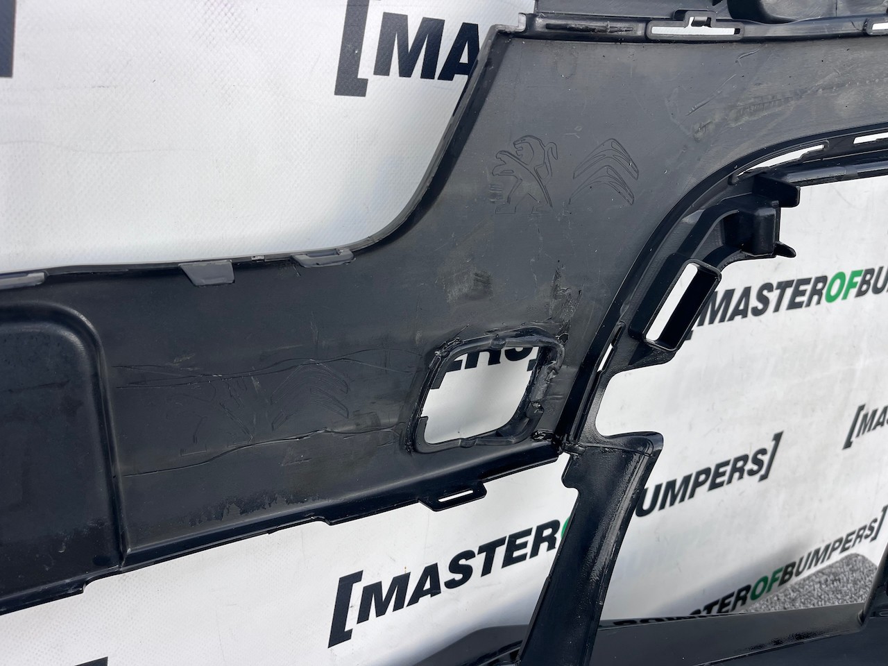 Peugeot Expert Vivaro Scudo Zafira 2016-2022 Front Bumper 6 Pdc Genuine [q297]