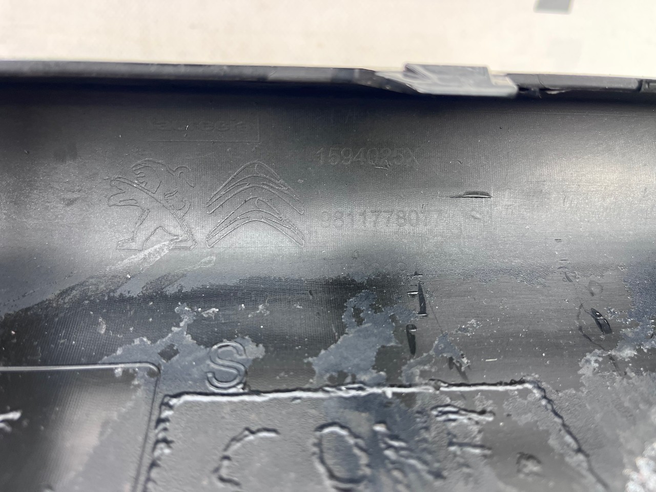 Peugeot Expert Vivaro Scudo Zafira 2016-2022 Front Bumper 6 Pdc Genuine [q297]