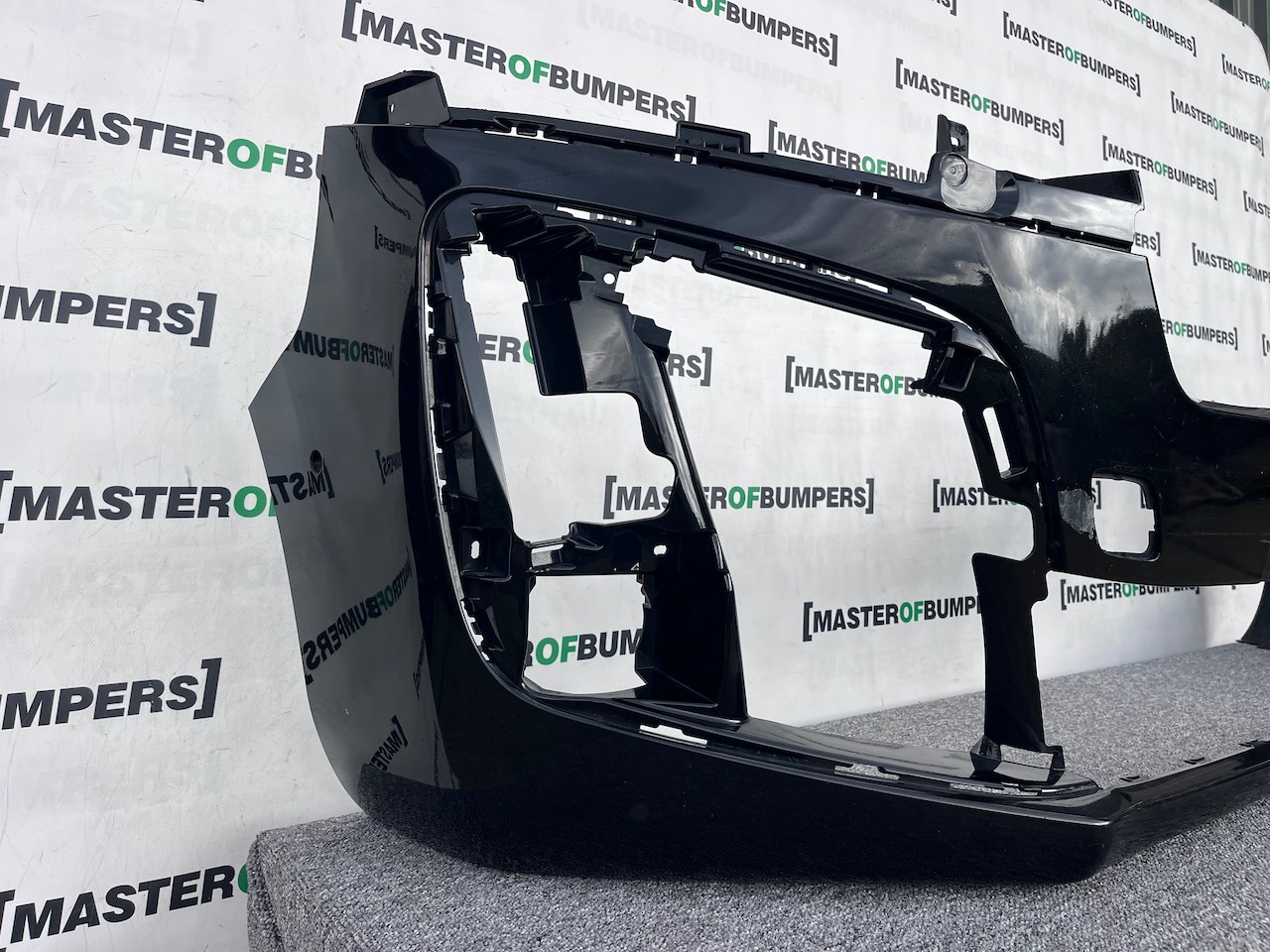 Peugeot Expert Vivaro Scudo Zafira 2016-2022 Front Bumper 6 Pdc Genuine [q297]