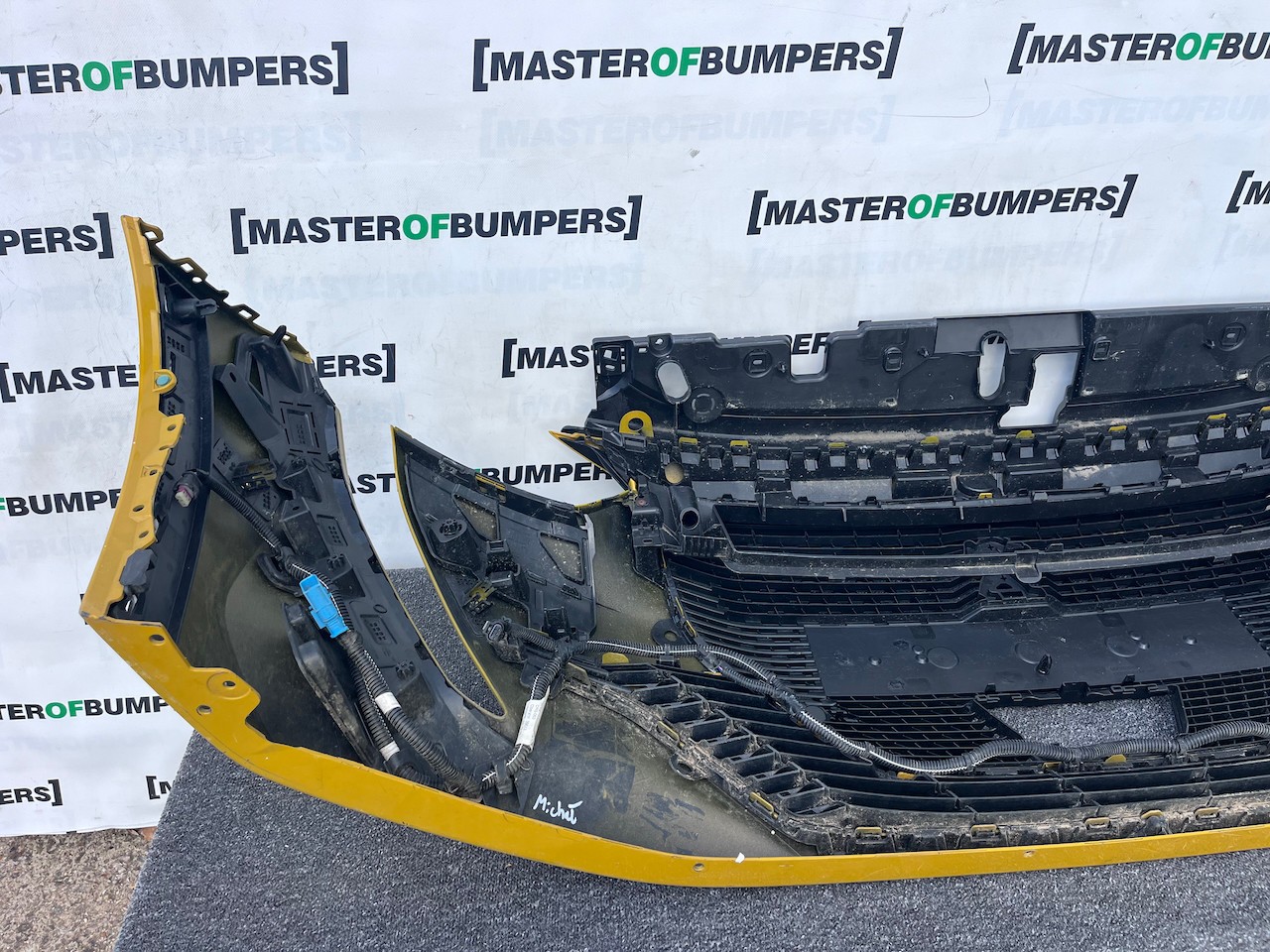 Peugeot 208 Gt Line Mk2 Hatchback 2020-2023 Front Bumper 6 Pdc Genuine [c501]
