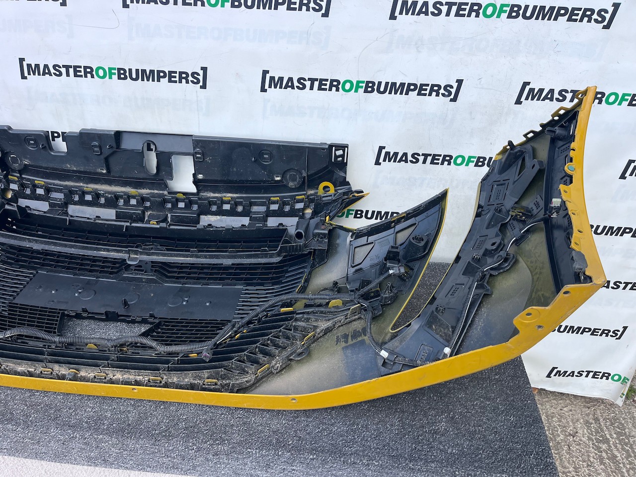 Peugeot 208 Gt Line Mk2 Hatchback 2020-2023 Front Bumper 6 Pdc Genuine [c501]