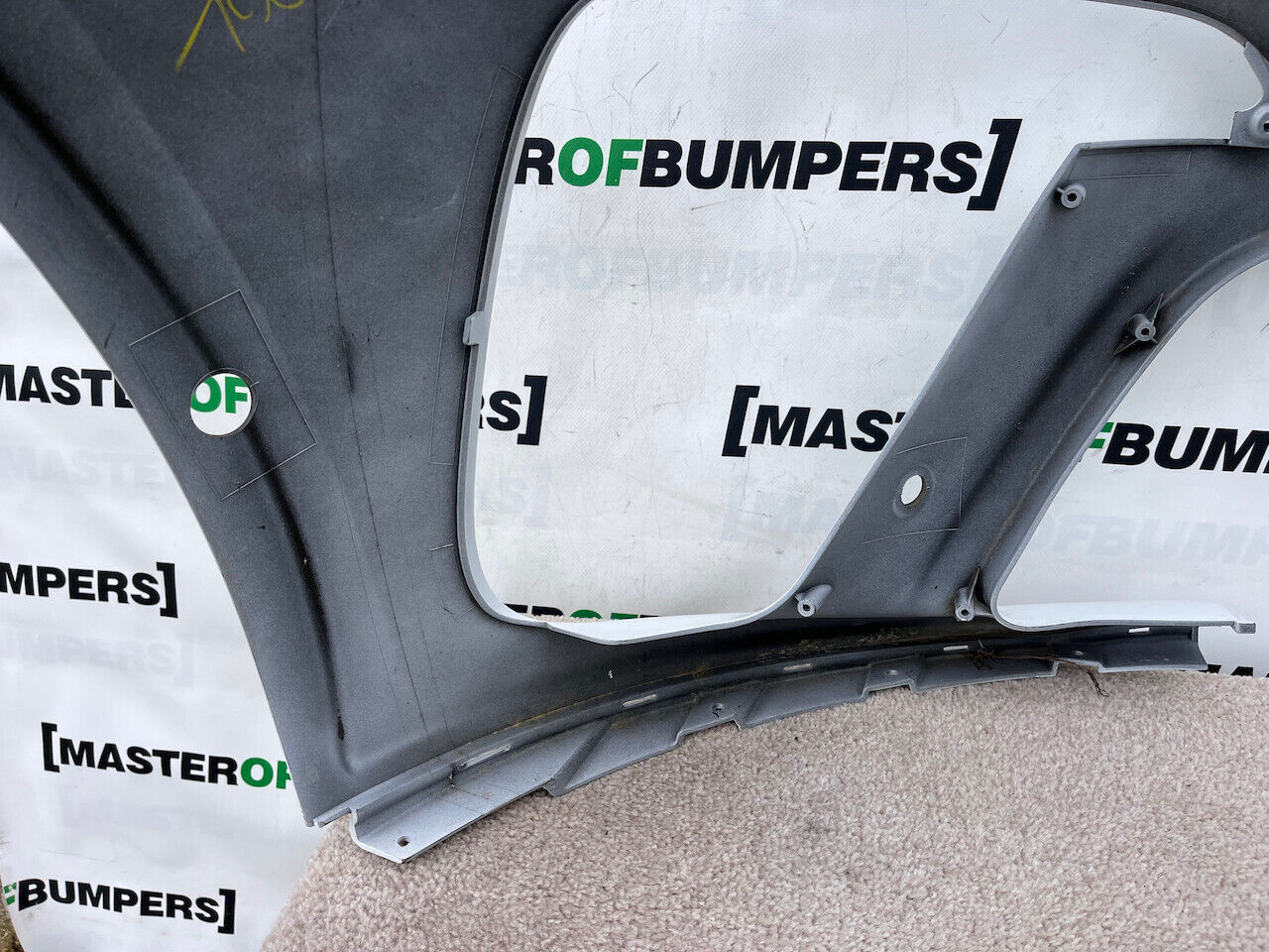 Range Rover Velar Svr 5 Door Suv 2019-2023 Front Bumper 6 Pdc Genuine [p74]