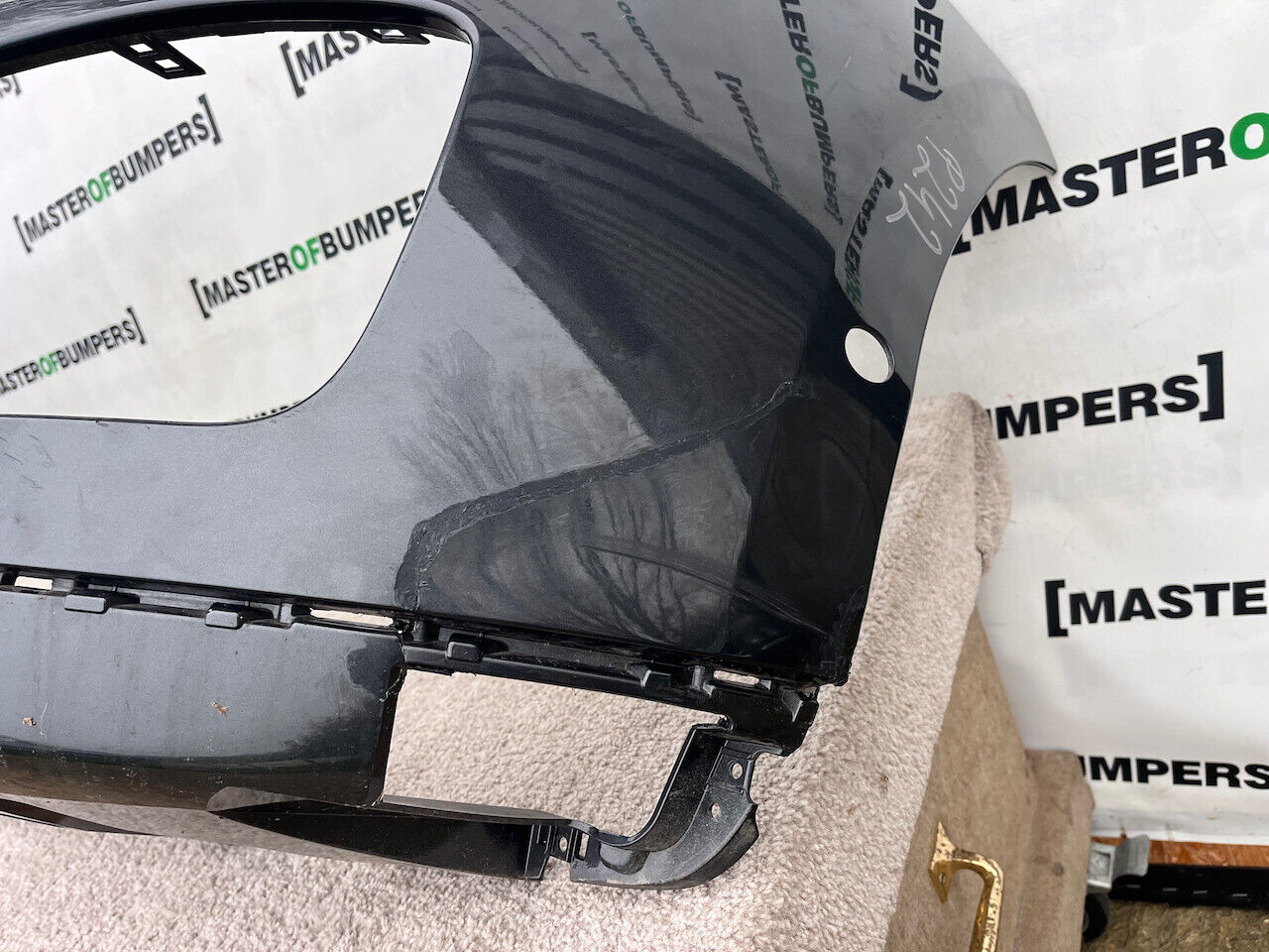 Range Rover Vouge Sv P615 Se 2023-2027 Front Bumper 6 Pdc Genuine [p242]