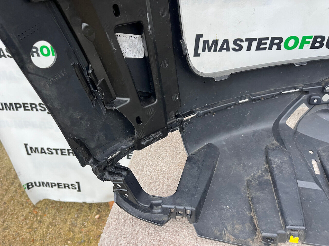 Range Rover Vouge Sv P615 Se 2023-2027 Front Bumper 6 Pdc Genuine [p242]