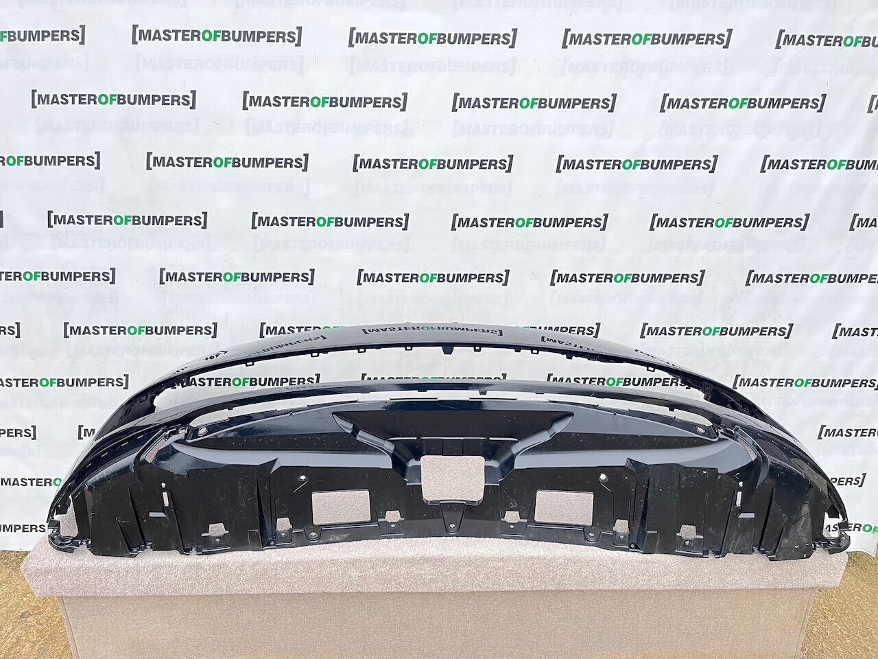 Range Rover Vouge Sv P615 Se 2023-2027 Front Bumper 6 Pdc Genuine [p241]