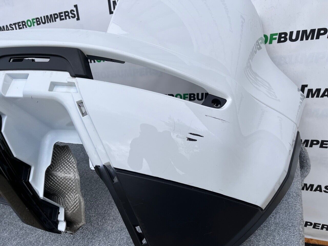 Range Rover Evoque Hse Dynamic 2013-2019 Rear Bumper 4 Pdc Genuine [p646]