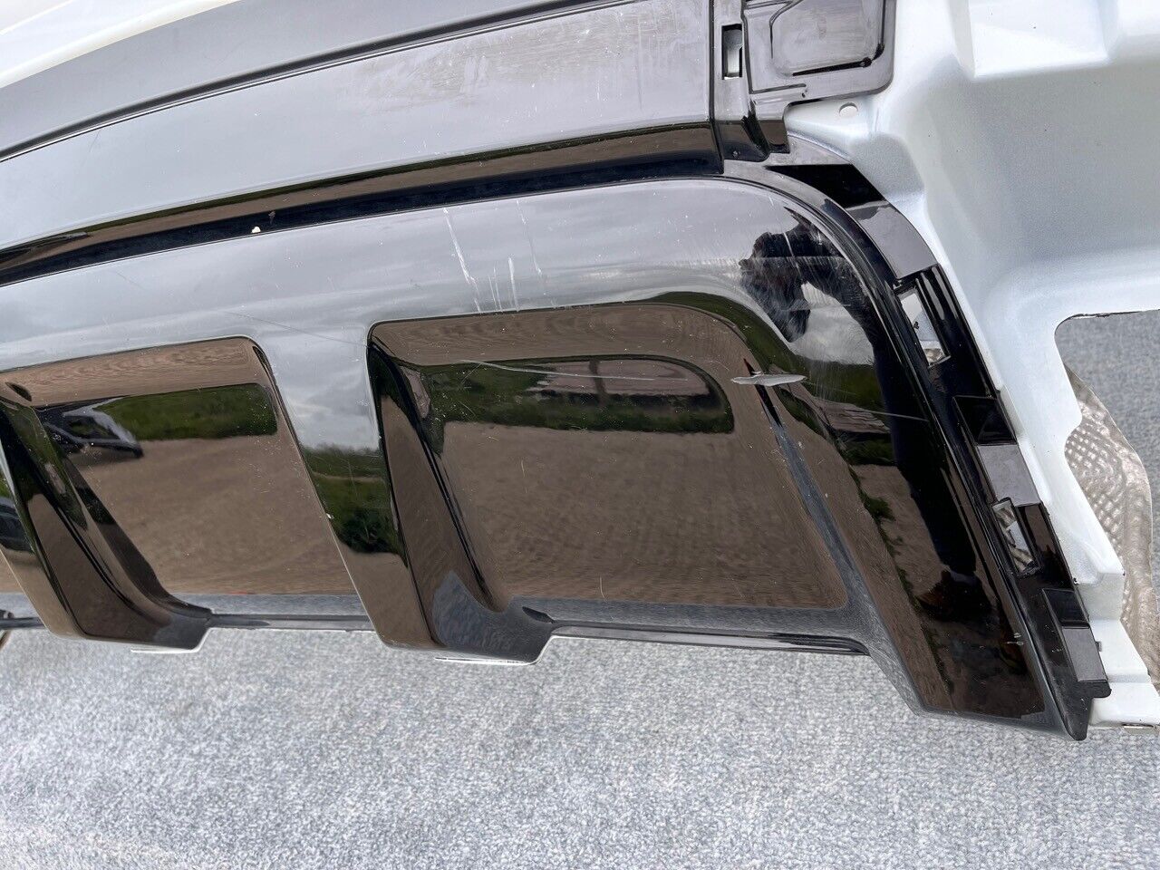 Range Rover Evoque Hse Dynamic 2013-2019 Rear Bumper 4 Pdc Genuine [p646]