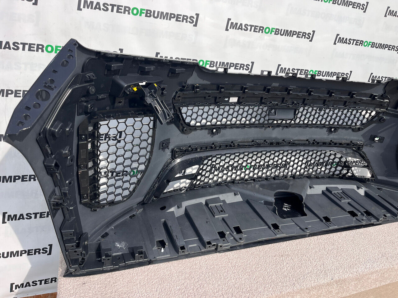 Land Rover Range Rover Sport Svr 2024-on Front Bumper 6 Pdc Genuine [p397]