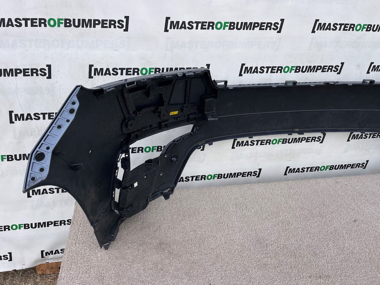 Range Rover Velar Dynamic Hse Suv 2019-2023 Front Bumper 4 Pdc Genuine [p415]