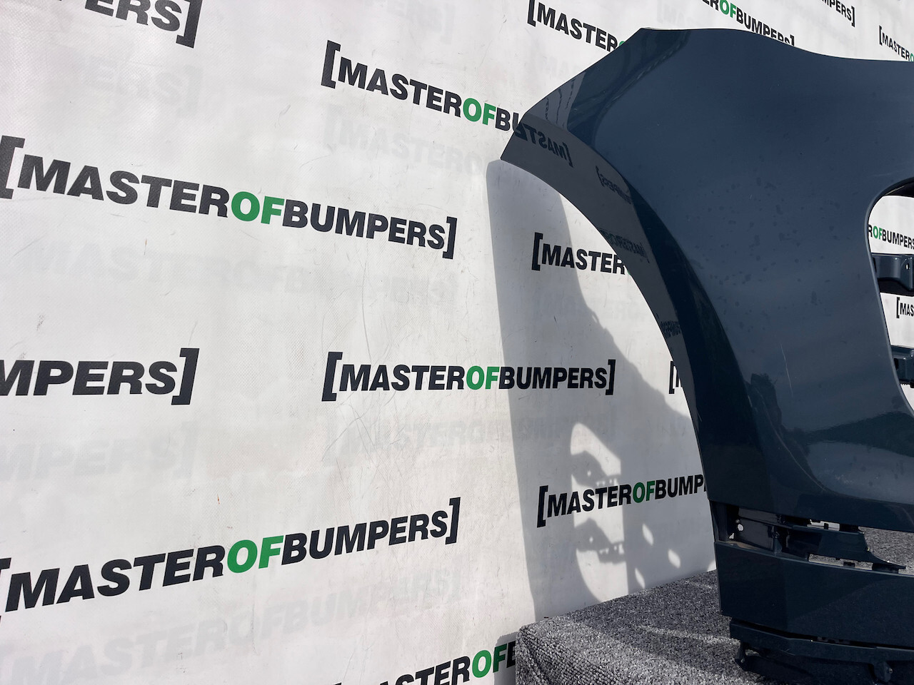 Range Rover Evoque R-dynamic Hse 2019-2023 Front Bumper 4 Pdc Genuine [p437]