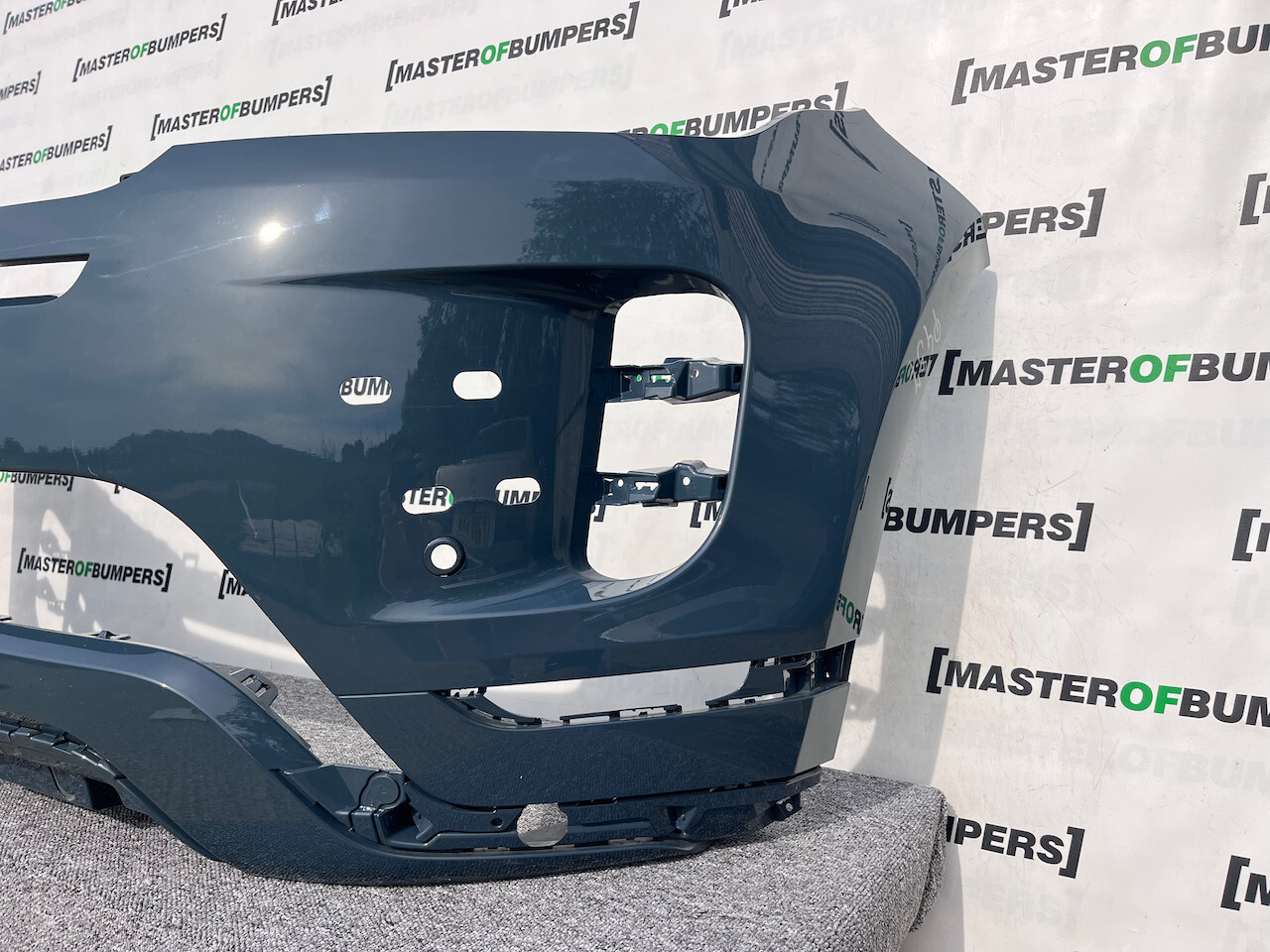 Range Rover Evoque R-dynamic Hse 2019-2023 Front Bumper 4 Pdc Genuine [p437]