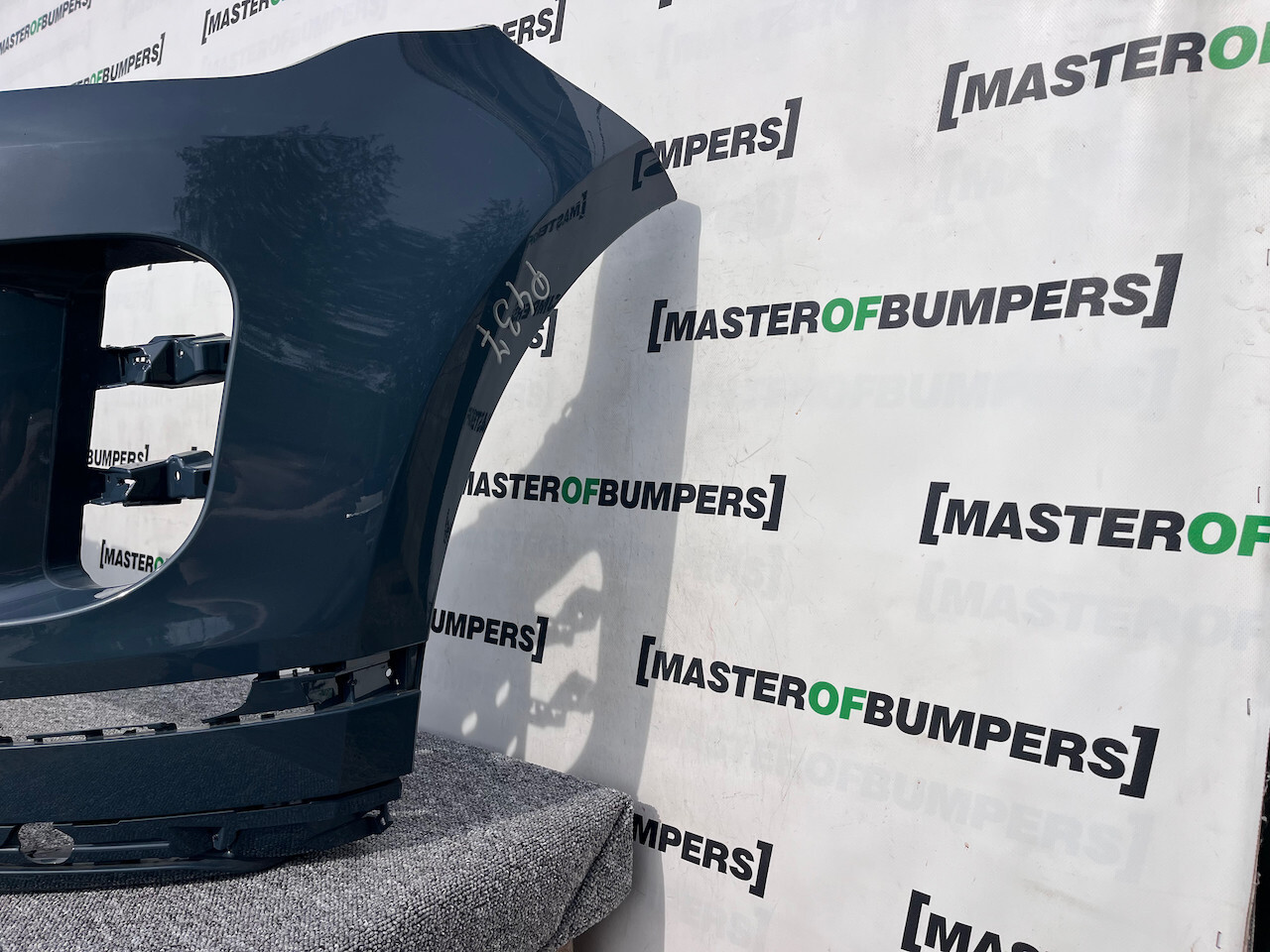 Range Rover Evoque R-dynamic Hse 2019-2023 Front Bumper 4 Pdc Genuine [p437]