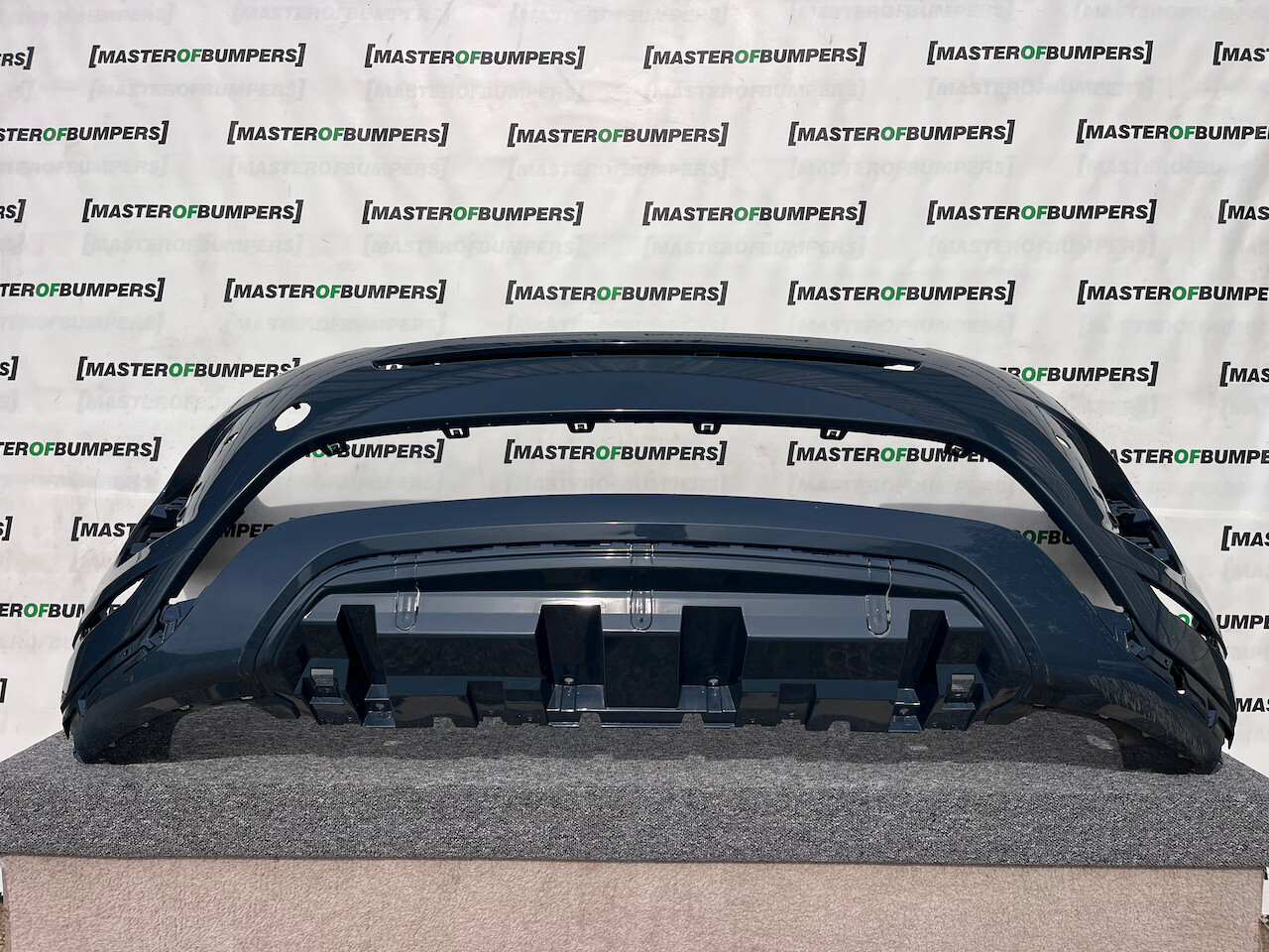 Range Rover Evoque R-dynamic Hse 2019-2023 Front Bumper 4 Pdc Genuine [p437]