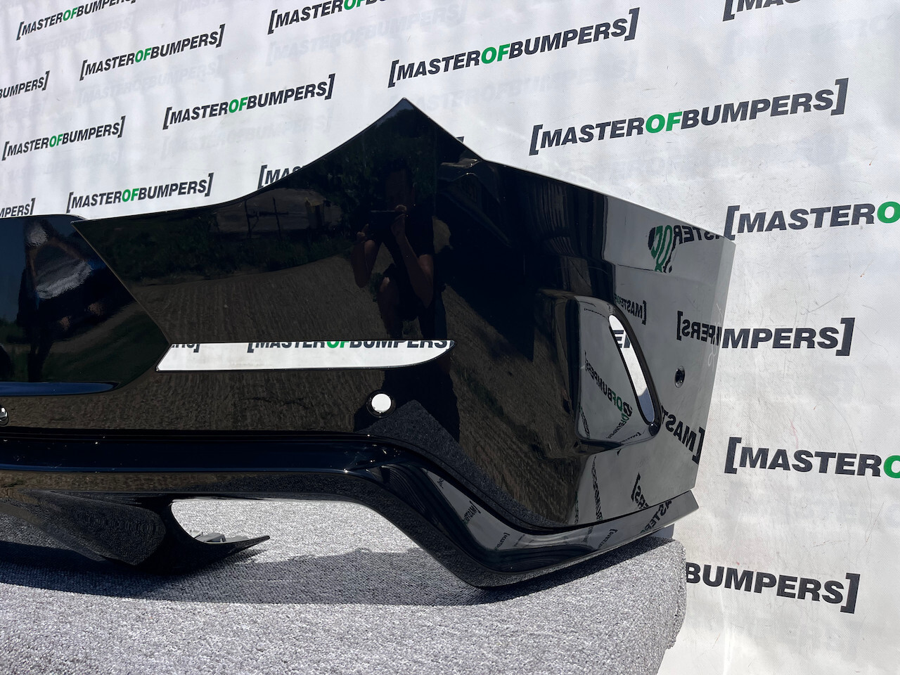 Range Rover Sport Svr Sv 2024-on Rear Bumper 6 Pdc Black Genuine [p406]