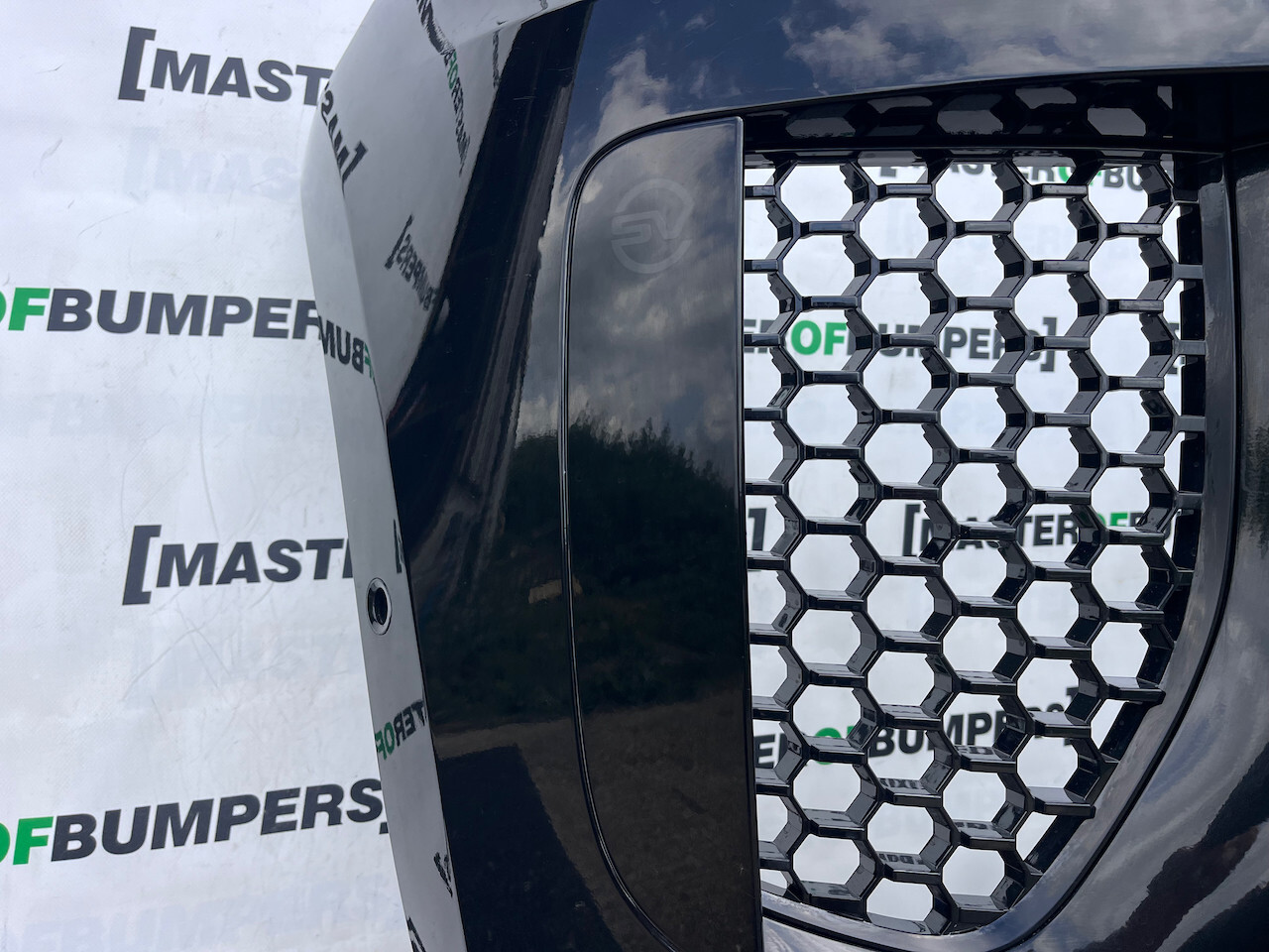 Range Rover Sport Sv Svr Limited 2024-on Front Bumper 6 Pdc Genuine [p444]