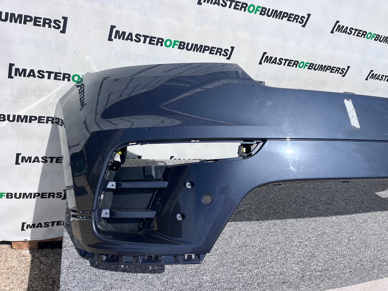 Range Rover Velar Dynamic Hse Suv 2019-2023 Front Bumper 4 Pdc Genuine [p475]