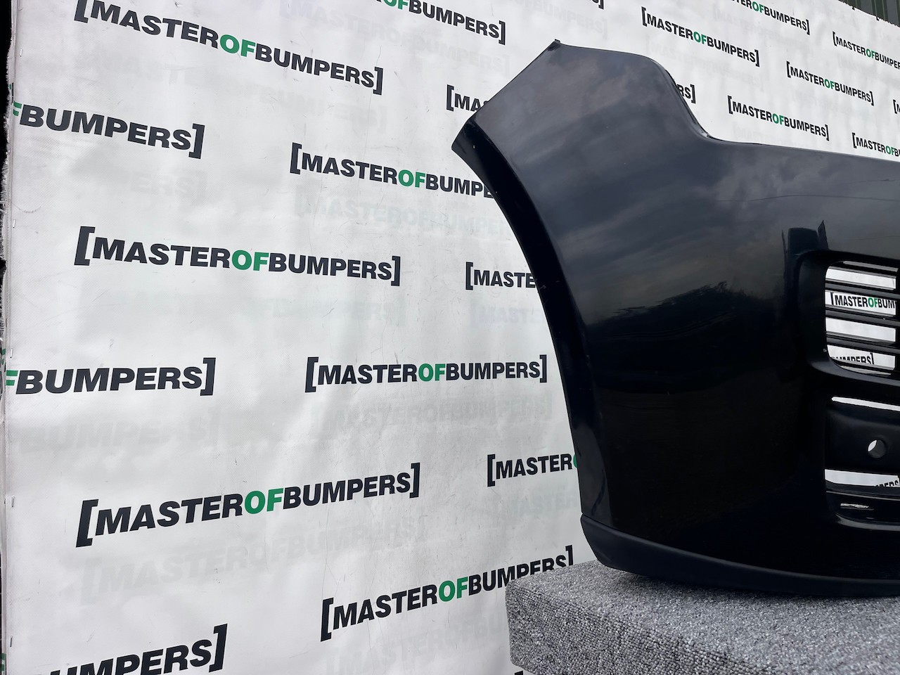 Range Rover Vouge L405 Suv 2012-2017 Front Bumper Pdc +jets Genuine [p469]