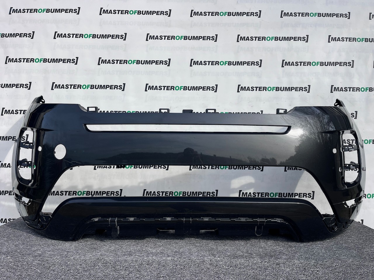 Range Rover Evoque R-dynamic Hse 2019-2023 Front Bumper 6 Pdc Genuine [p546]