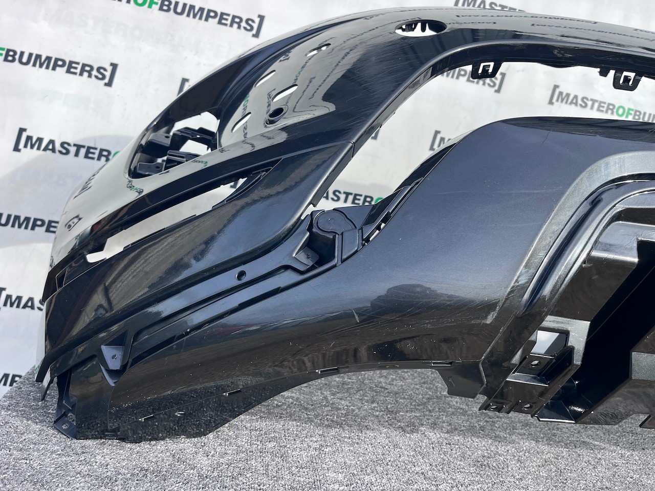 Range Rover Evoque R-dynamic Hse 2019-2023 Front Bumper 6 Pdc Genuine [p546]