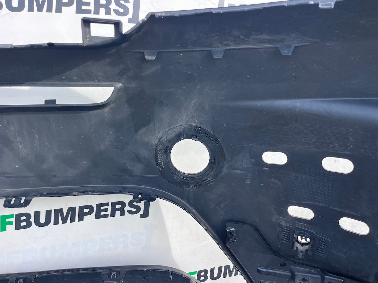 Range Rover Evoque R-dynamic Hse 2019-2023 Front Bumper 6 Pdc Genuine [p546]