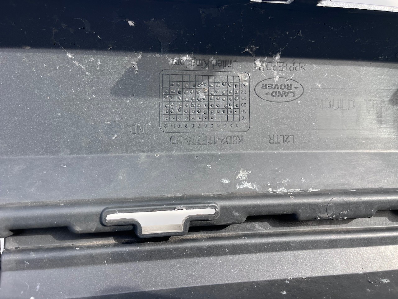 Range Rover Evoque R-dynamic Hse 2019-2023 Front Bumper 6 Pdc Genuine [p546]