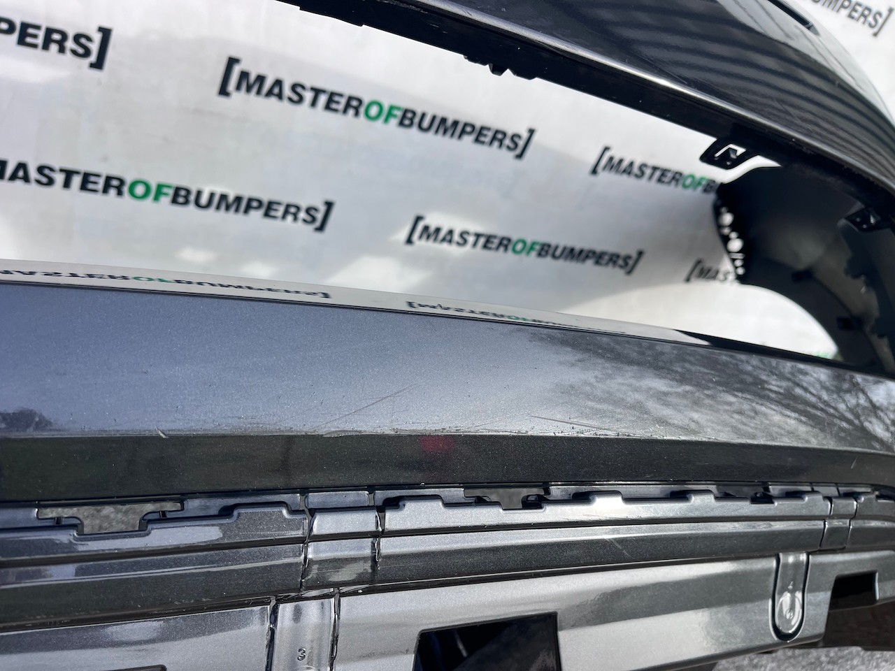 Range Rover Evoque R-dynamic Hse 2019-2023 Front Bumper 6 Pdc Genuine [p546]