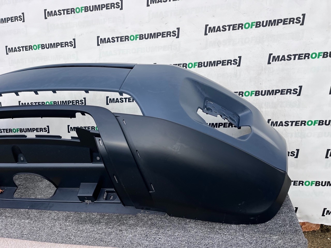 Range Rover Evoque Se Mk1 2011-2015 Front Bumper No Pdc No Jets Genuine [p552]