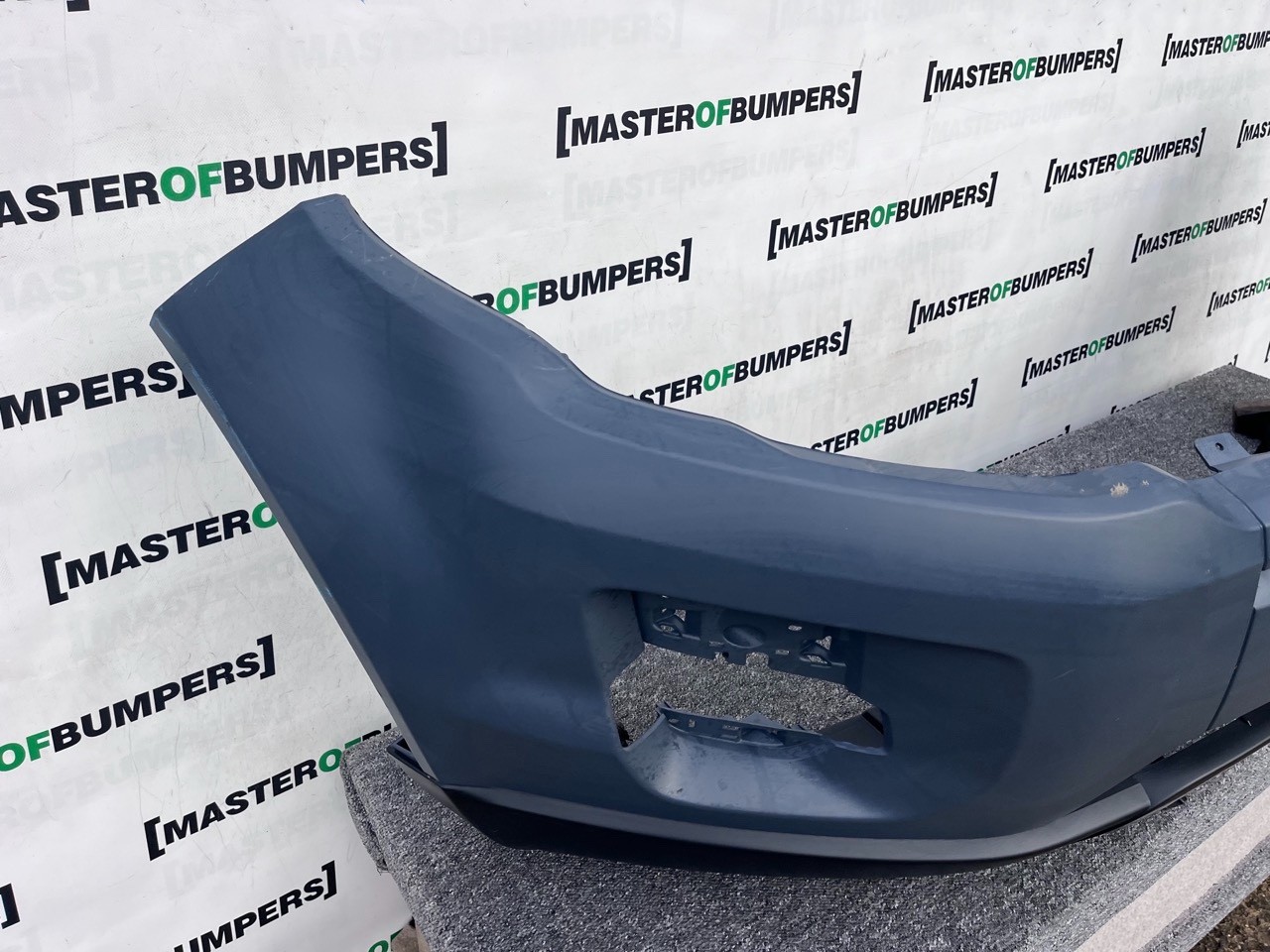 Range Rover Evoque Se Mk1 2011-2015 Front Bumper No Pdc No Jets Genuine [p552]