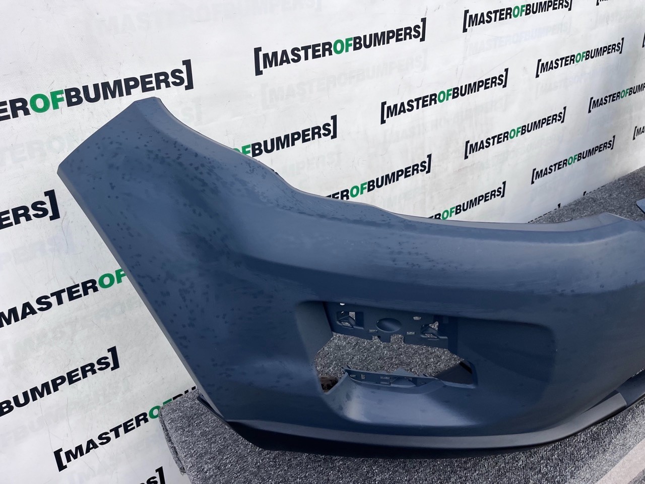 Range Rover Evoque Se Mk1 2011-2015 Front Bumper No Pdc No Jets Genuine [p553]