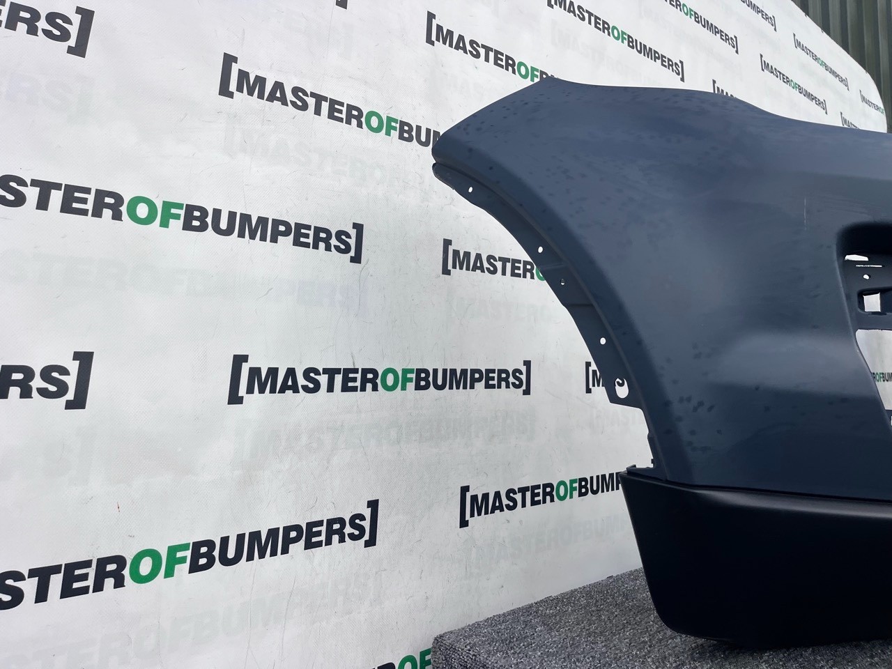 Range Rover Evoque Se Mk1 2011-2015 Front Bumper No Pdc No Jets Genuine [p553]