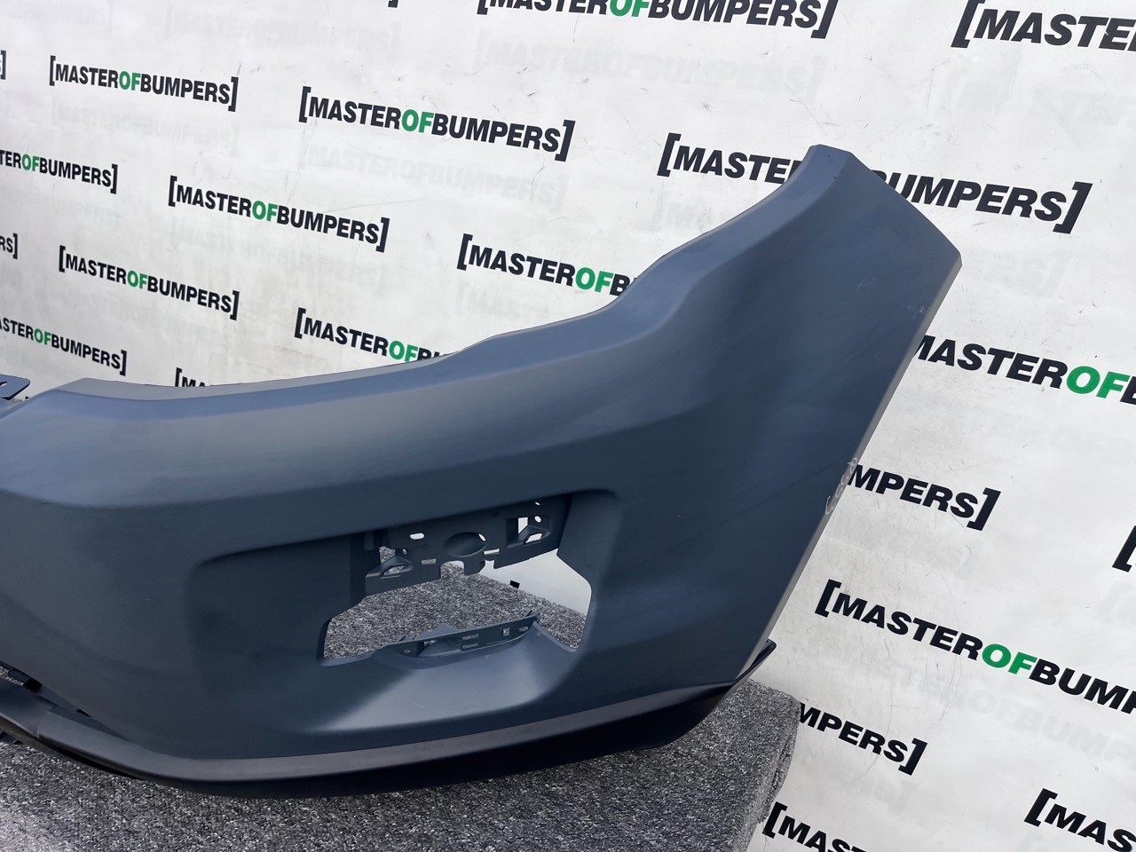 Range Rover Evoque Se Mk1 2011-2015 Front Bumper No Pdc No Jets Genuine [p553]