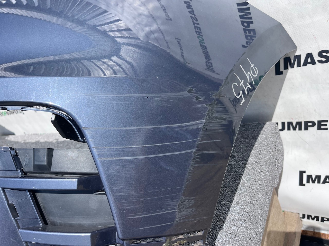 Range Rover Velar Dynamic Hse Suv 2019-2023 Front Bumper 4 Pdc Genuine [p475]