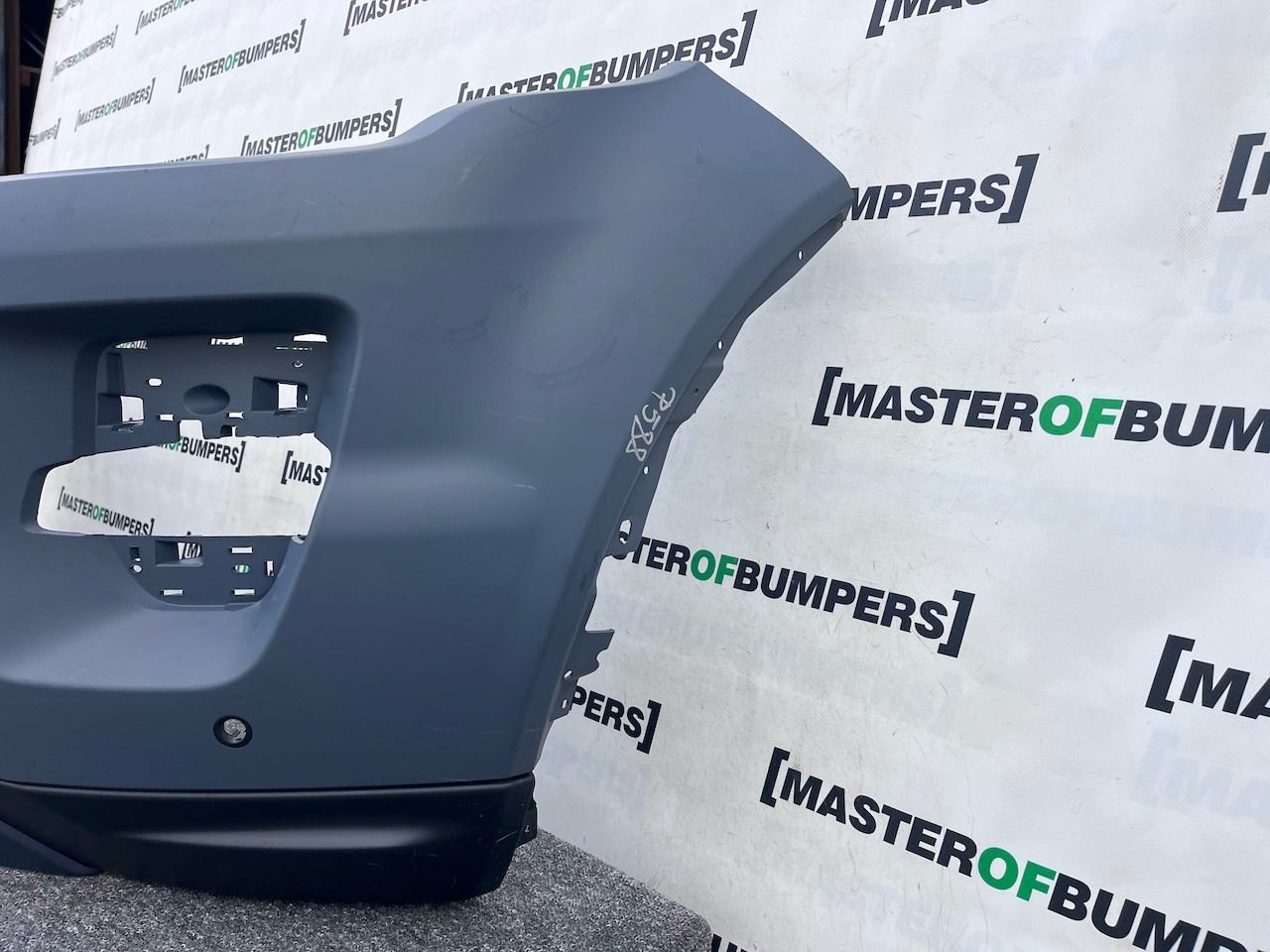 Range Rover Evoque Dynamic Mk1 2011-2015 Front Bumper 4 Pdc +jets Genuine [p588]