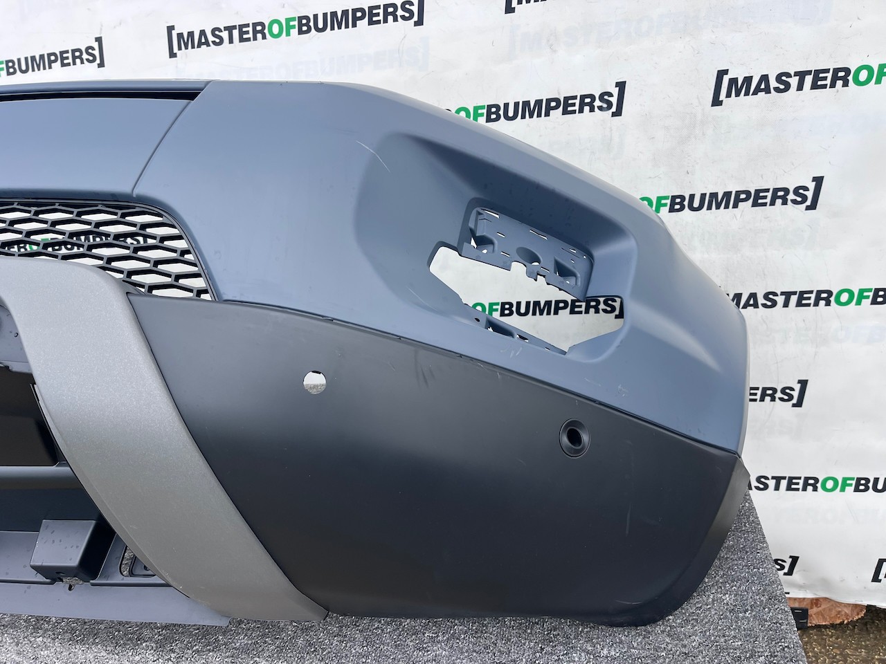 Range Rover Evoque Se Mk1 2011-2015 Front Bumper 6 Pdc + Jets Genuine [p592]