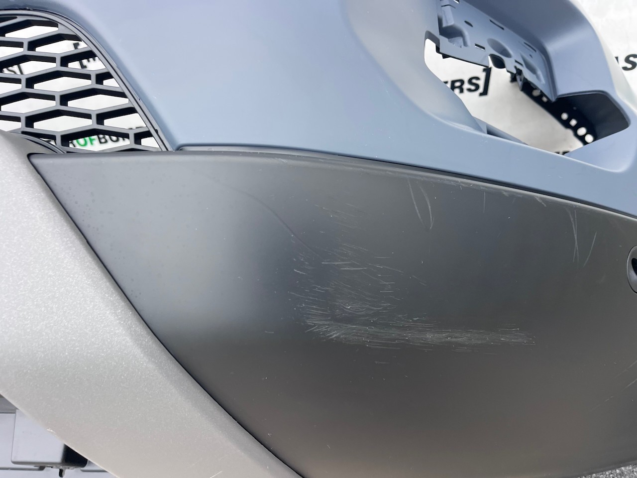 Range Rover Evoque Se Mk1 2011-2015 Front Bumper 4 Pdc +jets Genuine [p622]