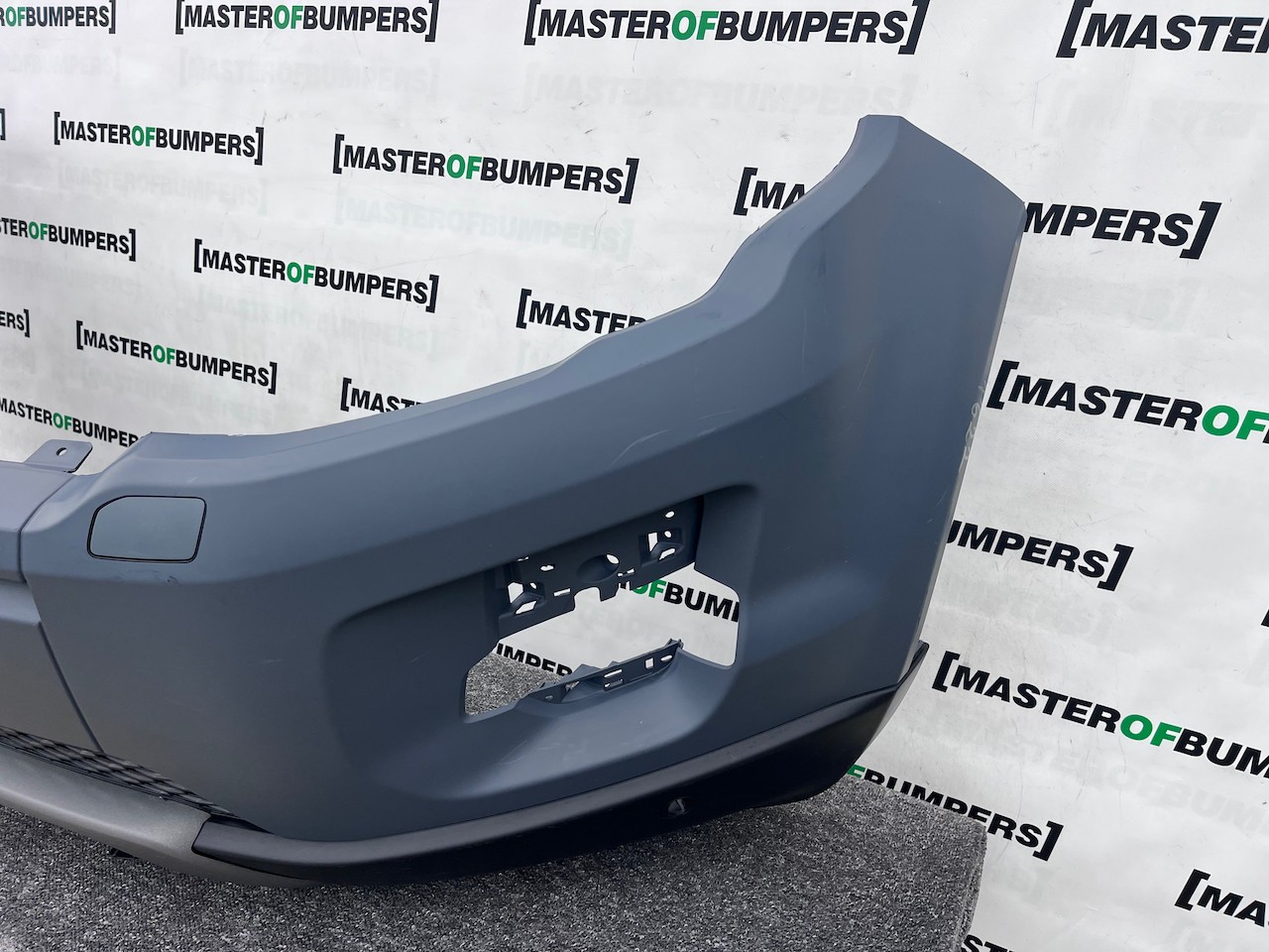 Range Rover Evoque Se Mk1 2011-2015 Front Bumper 4 Pdc +jets Genuine [p622]