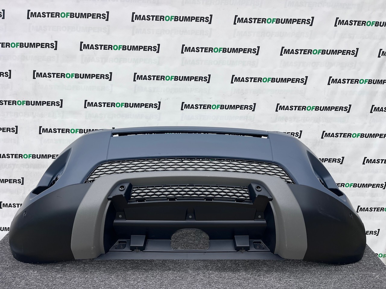 Range Rover Evoque Se Mk1 2011-2015 Front Bumper 4 Pdc +jets Genuine [p622]