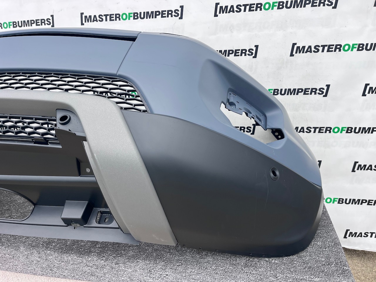 Range Rover Evoque Se Mk1 2011-2015 Front Bumper 4 Pdc +jets Genuine [p623]