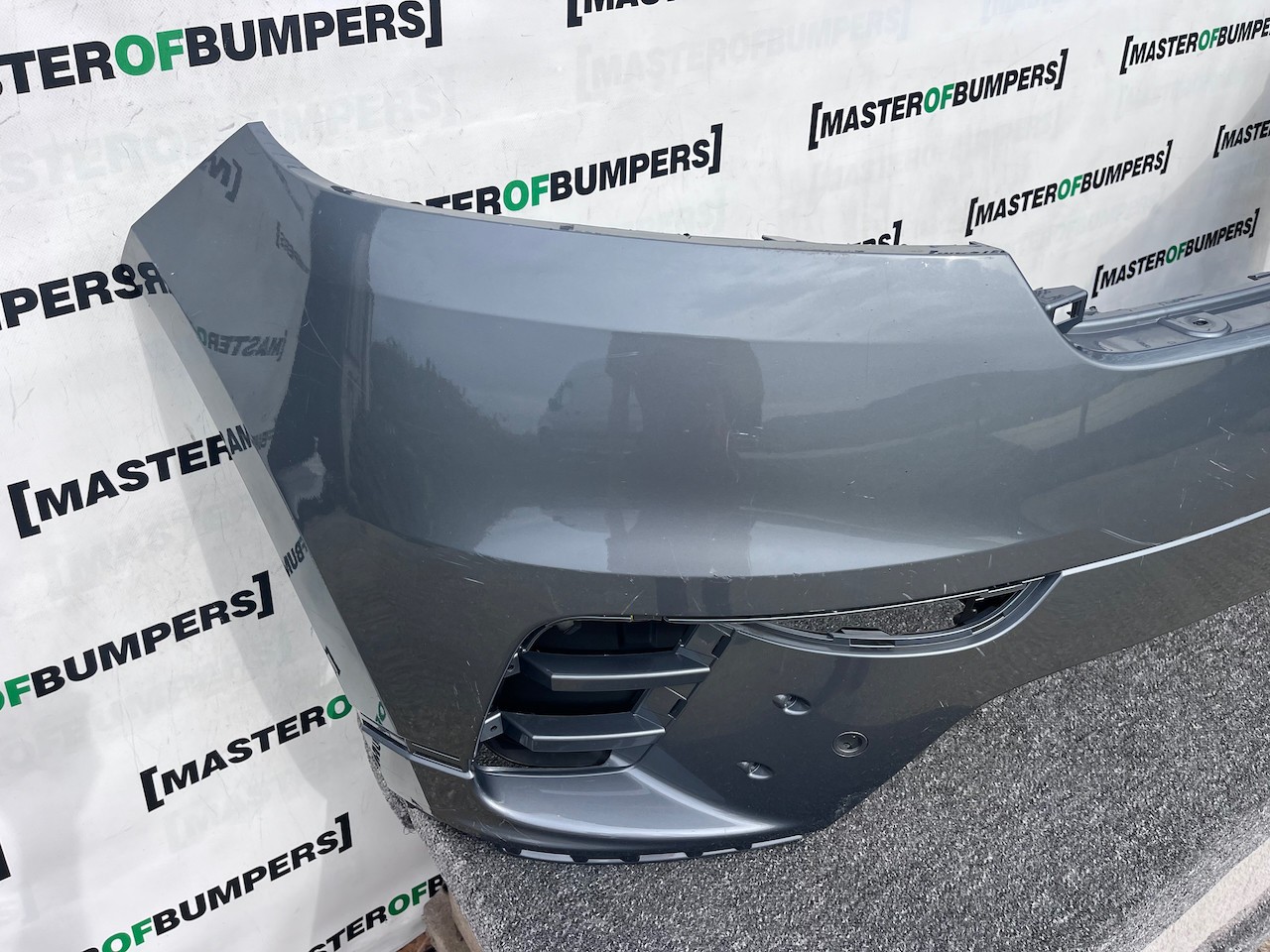 Range Rover Velar R-dynamic Hse Suv 2019-2023 Front Bumper 4 Pdc Genuine [p658]