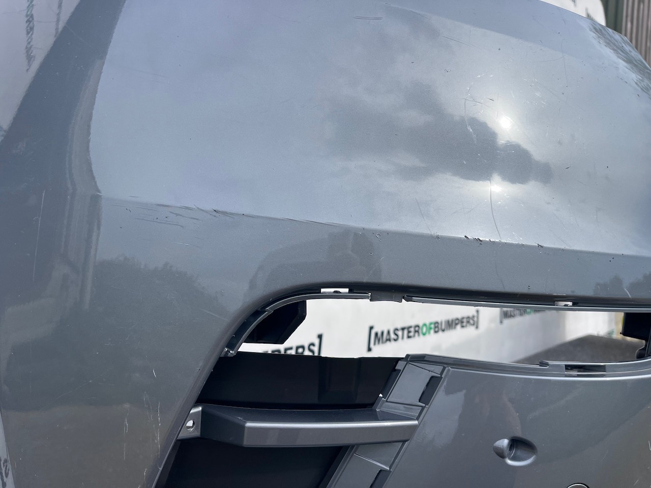 Range Rover Velar R-dynamic Hse Suv 2019-2023 Front Bumper 4 Pdc Genuine [p658]